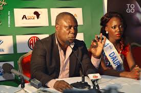 Gaspard Baka, Président du Comité Miss Togo (au micro)