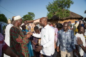 Bain de foule du président du PArti des Togolais, à Sokodé.